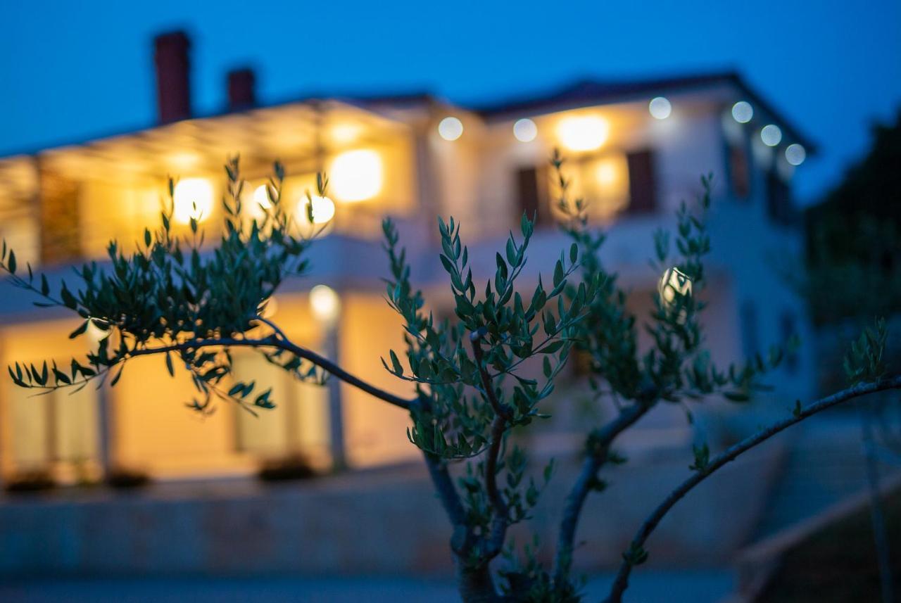 Luxury Apartments Villa Stina Pinezici  Exterior photo