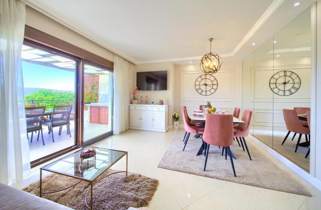 Luxury Apartments Villa Stina Pinezici  Exterior photo